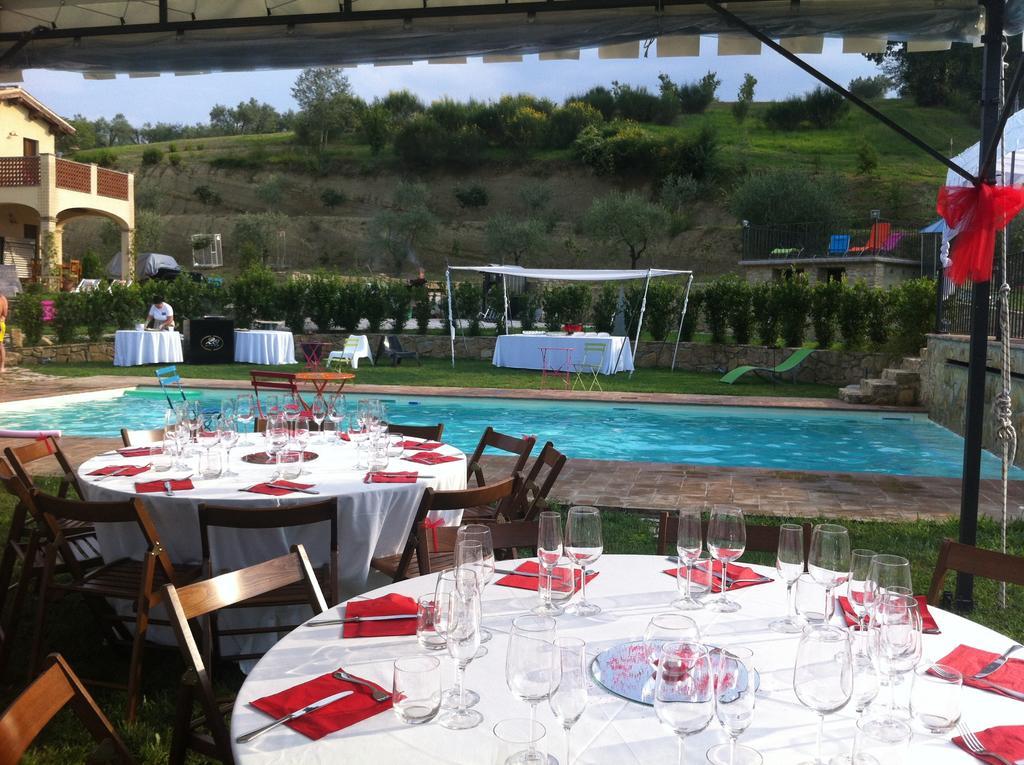 Aparthotel Borgo Le Capannelle Castel Ritaldi Exteriér fotografie