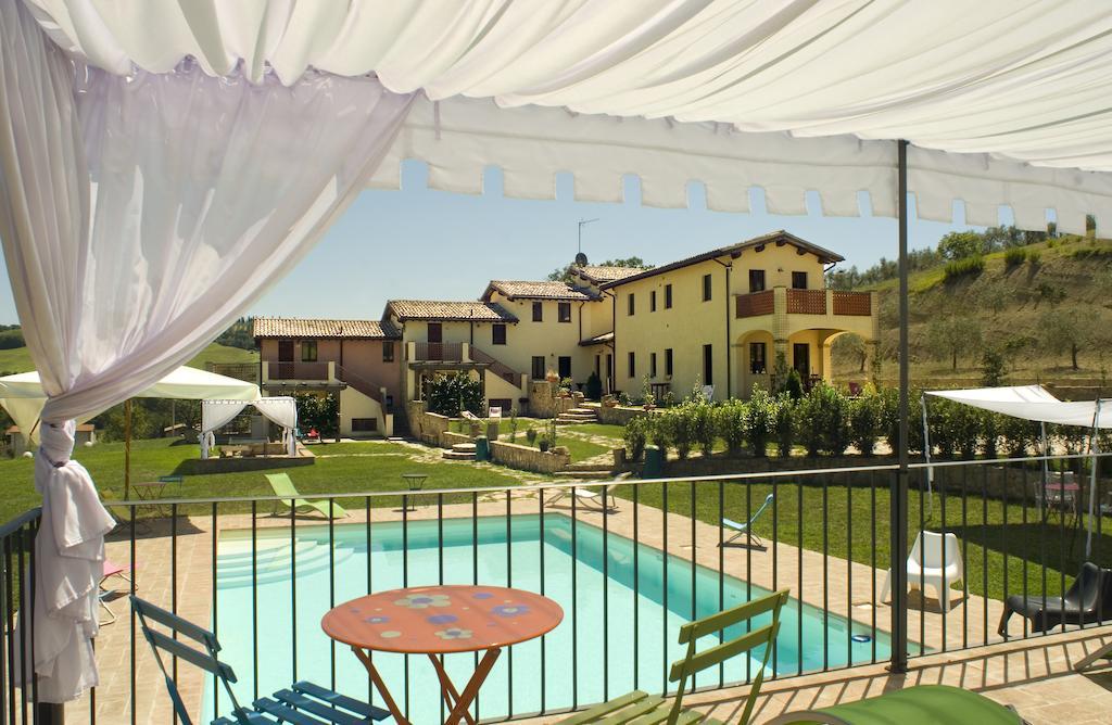 Aparthotel Borgo Le Capannelle Castel Ritaldi Exteriér fotografie