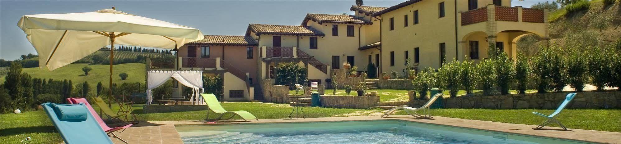 Aparthotel Borgo Le Capannelle Castel Ritaldi Exteriér fotografie